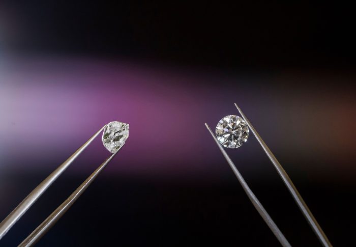Les diamants sont la pierre la plus recherchée.